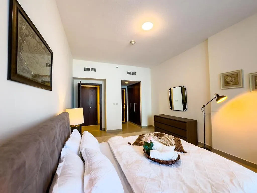 Waterfront Living Near Palazzo Versace - Pool, Gym Dubai